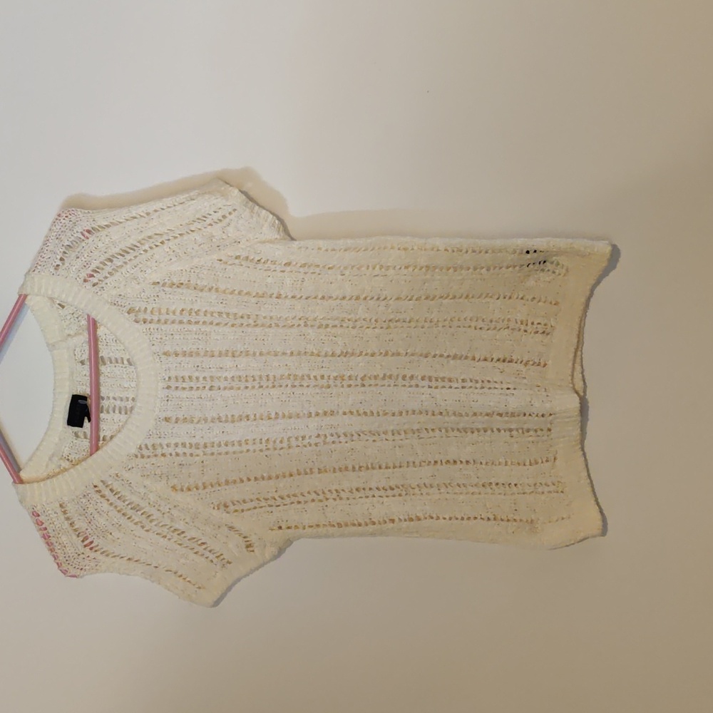 Torrid Short Sleeved Loose Weave Sweater Size 00